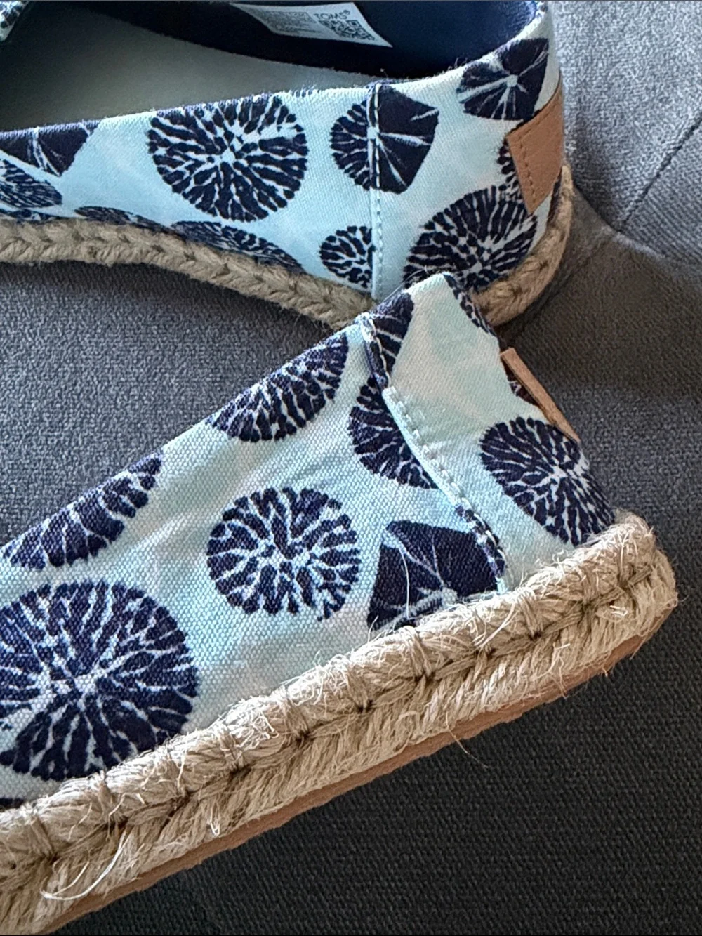 NEW TOMS Light Blue and Navy Patterned Canvas Espadrilles